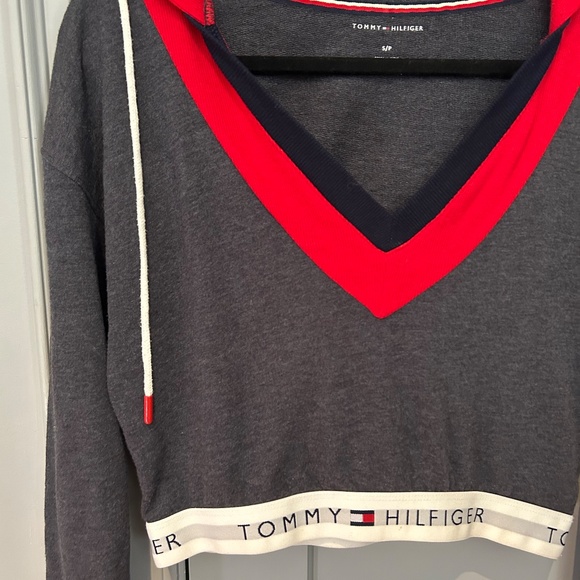 TOMMY HILFIGER Women's Retro Cropped Hoodie in Navy/Red/White (NWOT)│Size Small - Picture 12 of 15